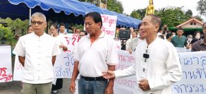 (มีคลิป) “วันพระสงฆ์” อาสาฬหบูชาชาวบ้านร้องขอ “สร้างวัด” เพื่อปฏิบัติศาสนกิจ ที่สำนักปฏิบัติธรรมร่มธรรมเด่นชัยมงคล บ.ทุ่งข้าวตอกใหม่ รวมตัวหนุนสร้างวัด หลังมีผู้ร้องเรียนคัดค้าน