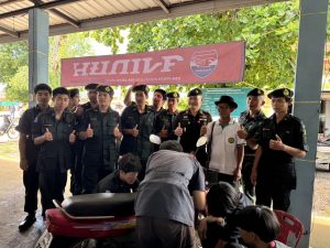 (มีคลิป) นฝ.นศท.มทบ.38 ออกบริการซ่อมเครื่องใช้ไฟฟ้า ช่วยเหลือประชาชนที่ได้รับผลกระทบจากน้ำท่วม จ.น่าน