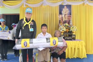 รองแม่ทัพภาคที่ 4 เป็นประธานในพิธีส่งมอบบ้าน และให้การช่วยเหลือผู้ประสบภัยในพื้นที่ อ.สิชล นครศรีธรรมราช