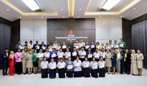 กองทัพภาคที่ 4 จัดพิธีมอบเกียรติบัตรและทุนการศึกษา โครงการประกวดการนำเสนอกิจกรรมต่อยอดหลักศาสตร์พระราชา