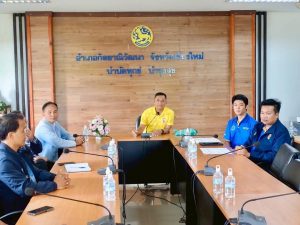 (มีคลิป) เชียงใหม่/แขวงทางหลวงฯ ประชุมร่วมชาวบ้านอ.กัลยาณิวัฒนา หาทางออก แก้ไขปัญหาถนนพังเสียหาย