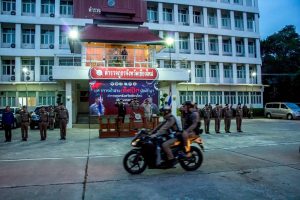 เชียงใหม่ “พล.ต.ต.ยุทธนา” ปล่อยแถวปฏิบัติการ “ยุทธการฟ้าสาง เด็ดปีกนักค้ายา” ระดมกำลัง 180 นาย