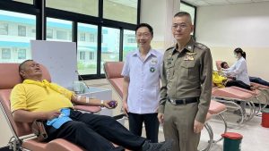 ตำรวจสิงห์บุรี ร่วมกิจกรรมจิตอาสาบริจาคโลหิตถวายเป็นพระราชกุศล