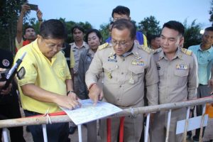 ผู้ว่าฯร้อยเอ็ด ลงพื้นที่อำเภอเสลภูมิ ตรวจจุดคอสะพานขาด เร่งแก้ไขปัญหาความเดือดร้อนของพี่น้องประชาชน