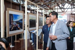 อบจ.ปทุมธานี มอบรางวัลประกวดภาพถ่าย ปทุมธานีเมืองน่าเที่ยว เตรียมจัดแสดงที่ศูนย์การค้าฟิวเจอร์พาร์ค