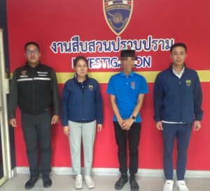 (มีคลิป) ตม.เชียงใหม่ จับต่างด้าว 2 ราย ชาวออสเตรเลียและเมียนมา ลักลอบทำงานโดยไม่ได้รับอนุญาต