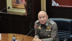 (มีคลิป) เชียงใหม่-รองผบ.ตร.ร่วมแถลงจับกุมแก๊งวัยรุ่นใช้อาวุธมีดทำร้าย 3 เยาวชนบาดเจ็บ 3 ราย