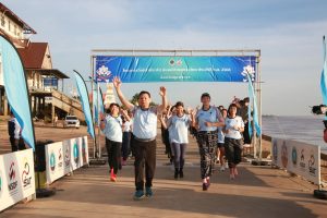 มุกดาหารจัดกิจกรรม “วิ่งไปเที่ยวไป กับแม่บ้านมหาดไทย” ส่งเสริมสุขภาพ–ท่องเที่ยวชุมชน ณ วัดรอยพระพุทธบาทภูมโนรมย์